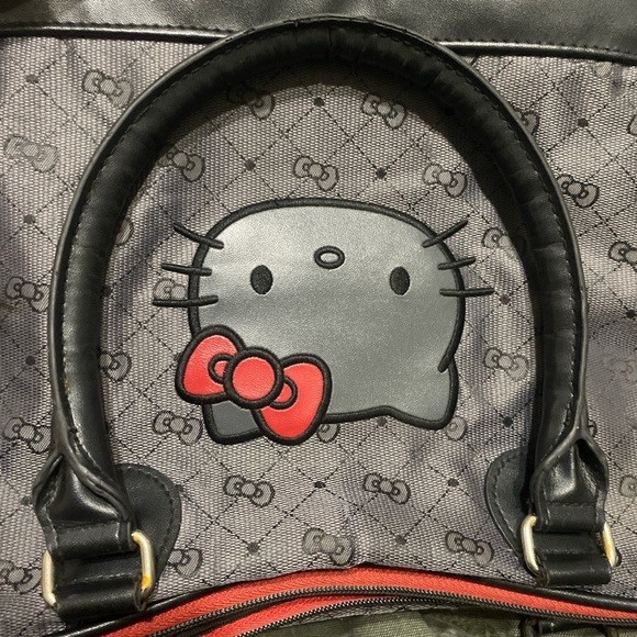 Hello Kitty Purse - Picture 6 of 12